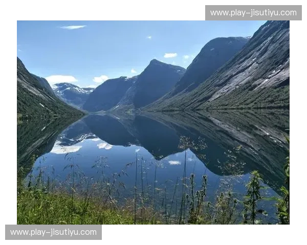 峡湾之巅的宿命回响：松达尔与海于格松的冰与火之歌